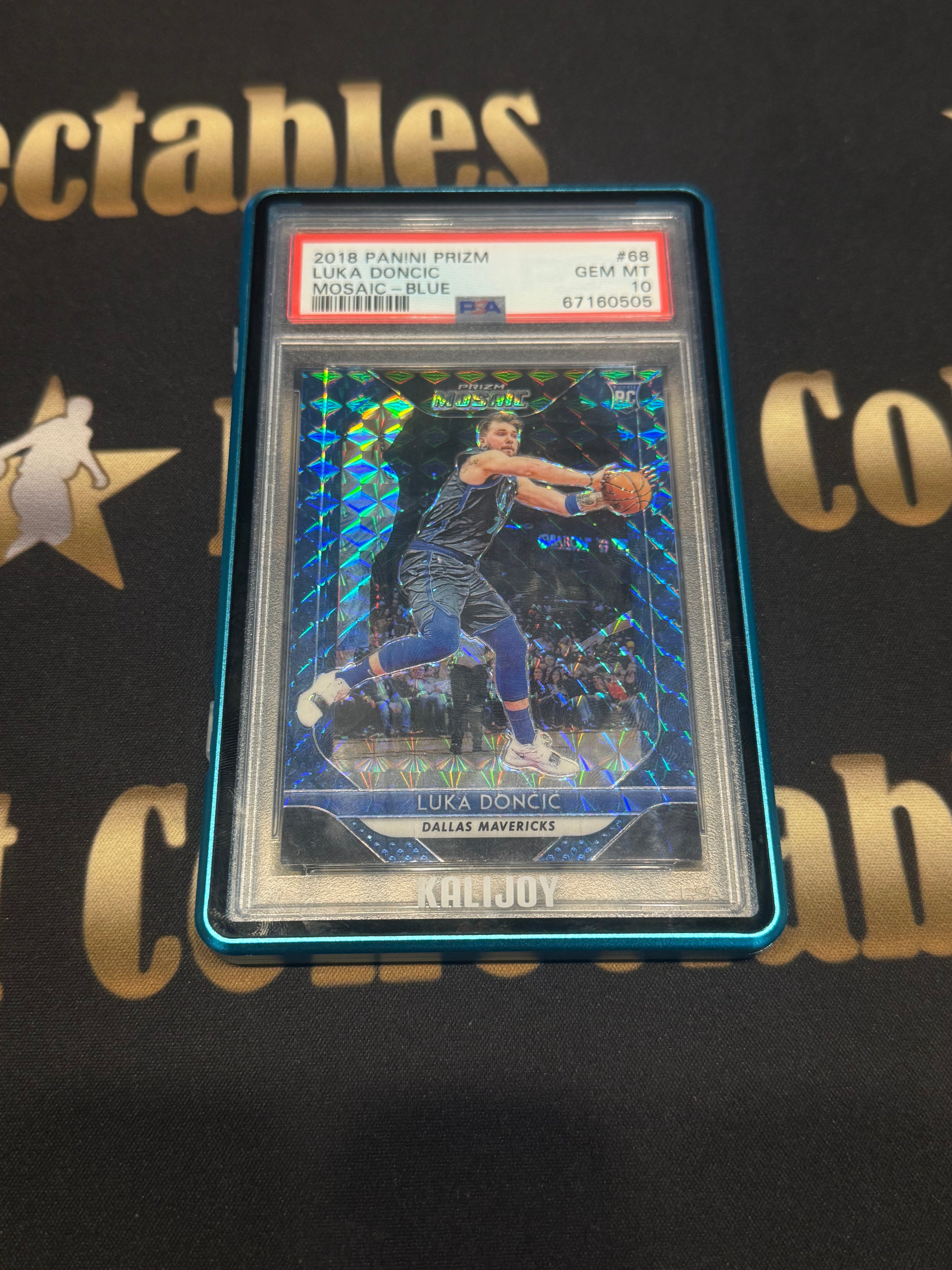 2018-19 Panini Mosaic Luka Doncic rookie blue mosaic color blast psa10